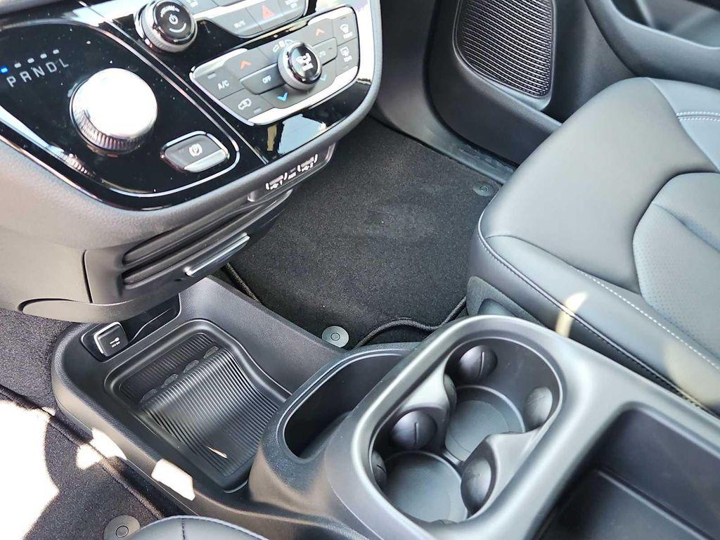 new 2025 Chrysler Pacifica car, priced at $38,945