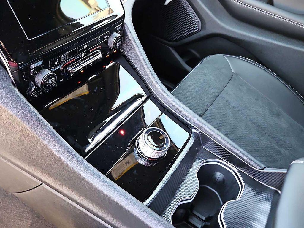 new 2025 Jeep Grand Cherokee car, priced at $39,885