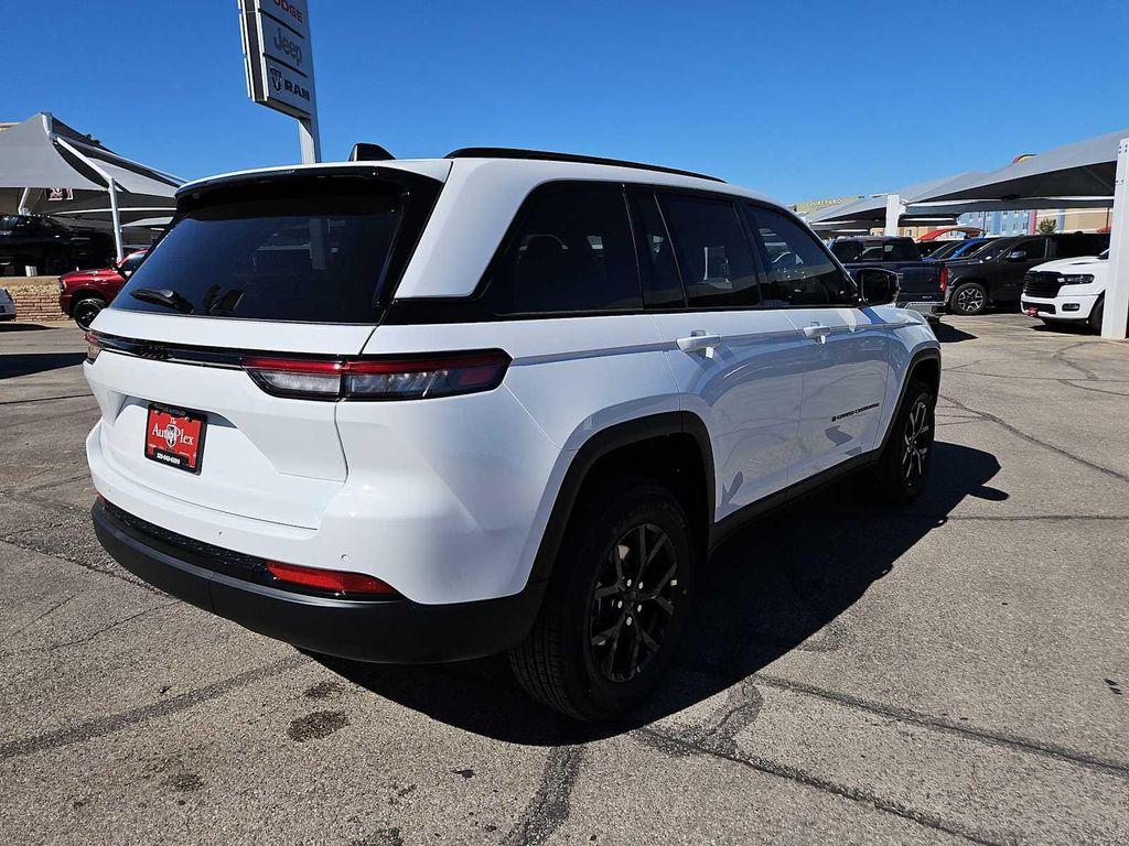 new 2025 Jeep Grand Cherokee car, priced at $39,885