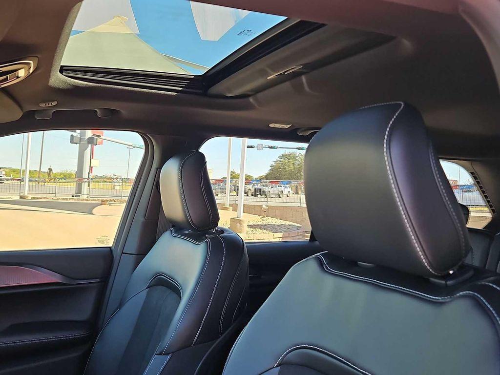 new 2025 Jeep Grand Cherokee car, priced at $39,885