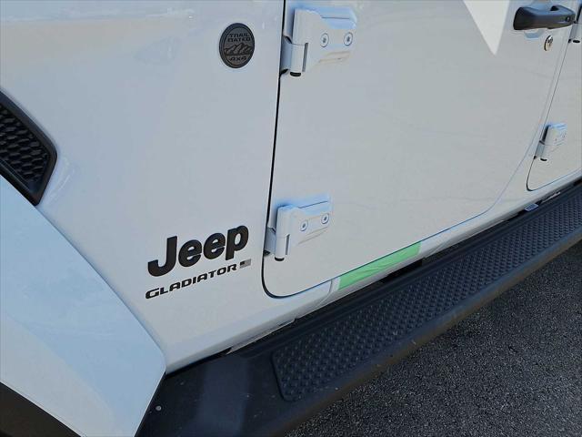 new 2025 Jeep Gladiator car, priced at $48,260