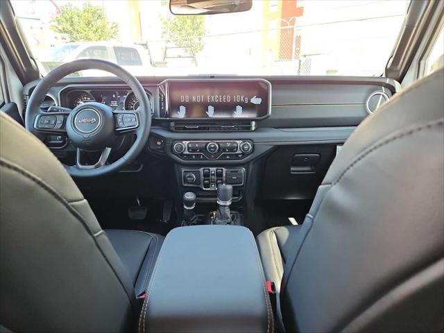 new 2025 Jeep Gladiator car, priced at $48,260