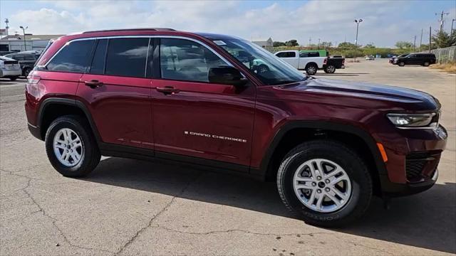 new 2025 Jeep Grand Cherokee car, priced at $39,425