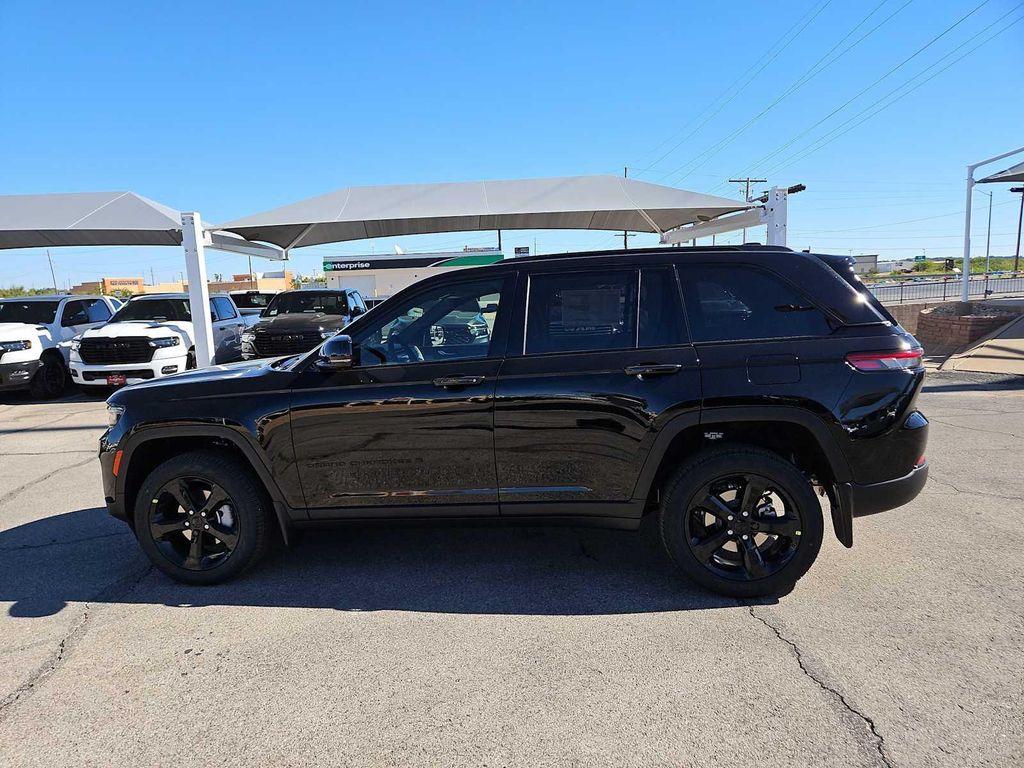 new 2025 Jeep Grand Cherokee car, priced at $43,395