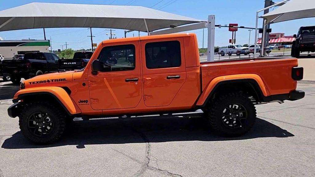 new 2025 Jeep Gladiator car, priced at $49,250