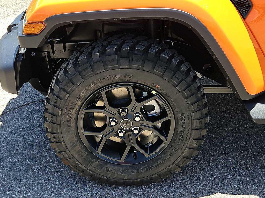 new 2025 Jeep Gladiator car, priced at $49,250