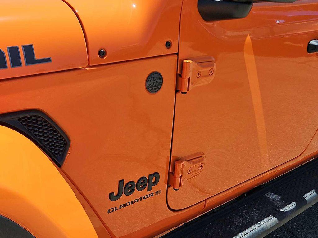 new 2025 Jeep Gladiator car, priced at $49,250