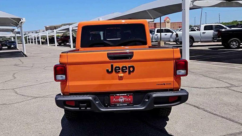 new 2025 Jeep Gladiator car, priced at $49,250