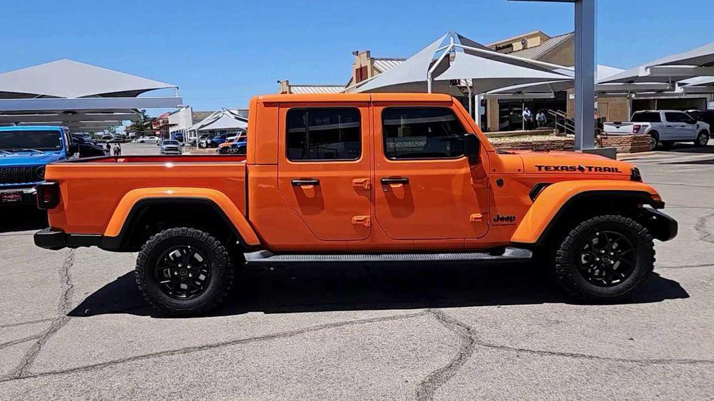 new 2025 Jeep Gladiator car, priced at $49,250