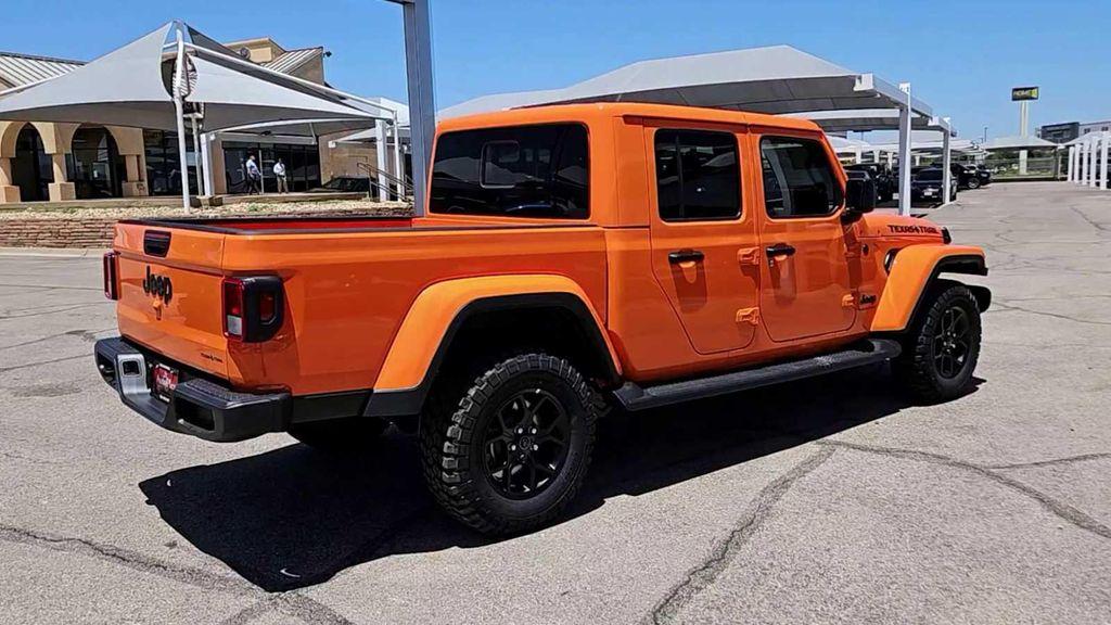new 2025 Jeep Gladiator car, priced at $49,250