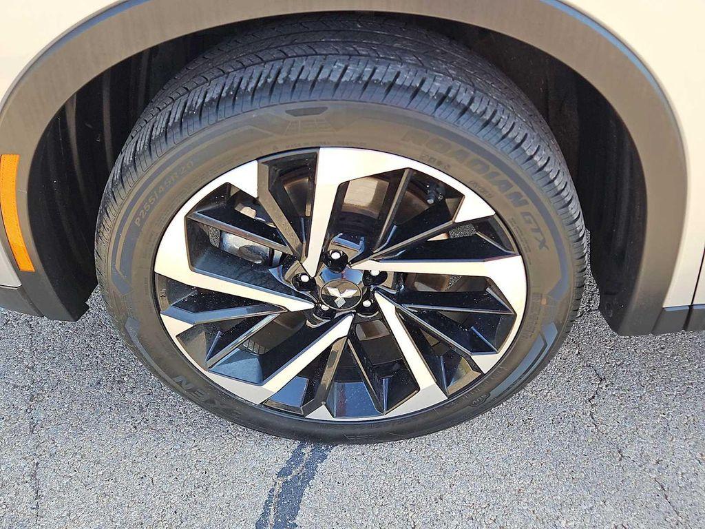 used 2024 Mitsubishi Outlander car, priced at $26,458