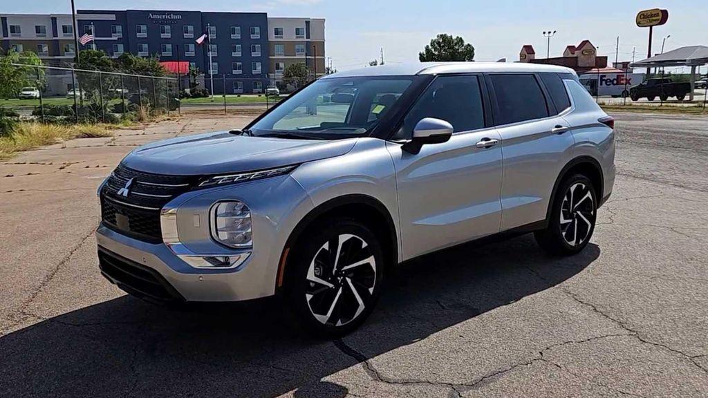 used 2024 Mitsubishi Outlander car, priced at $26,458