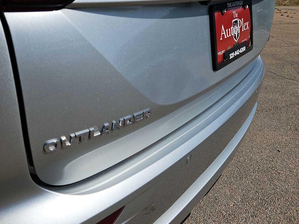 used 2024 Mitsubishi Outlander car, priced at $26,458