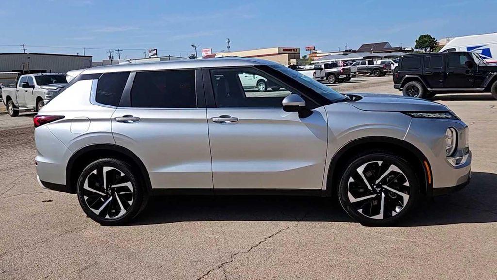 used 2024 Mitsubishi Outlander car, priced at $26,458