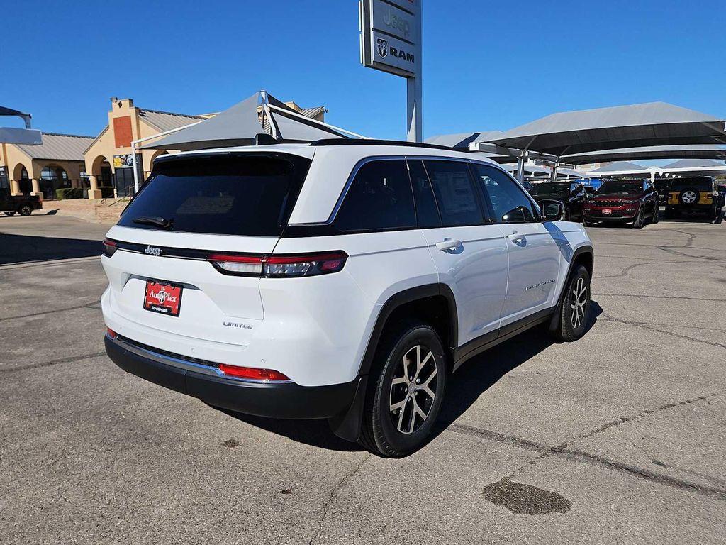 new 2025 Jeep Grand Cherokee car, priced at $40,590