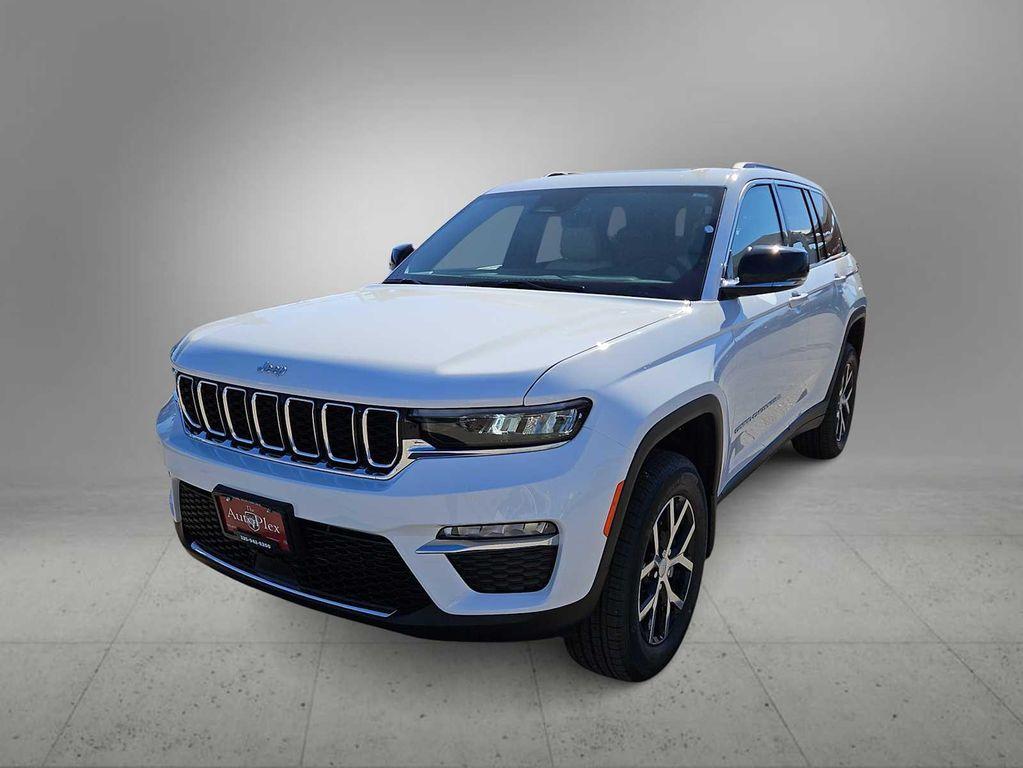 new 2025 Jeep Grand Cherokee car, priced at $40,590