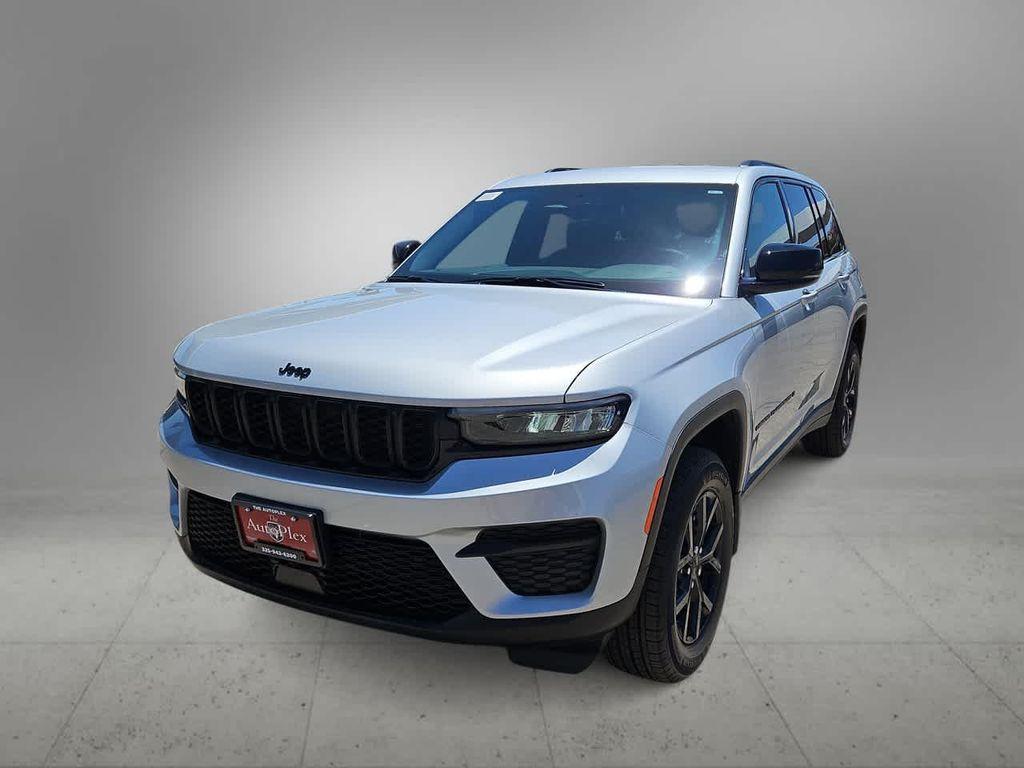 new 2025 Jeep Grand Cherokee car, priced at $43,155