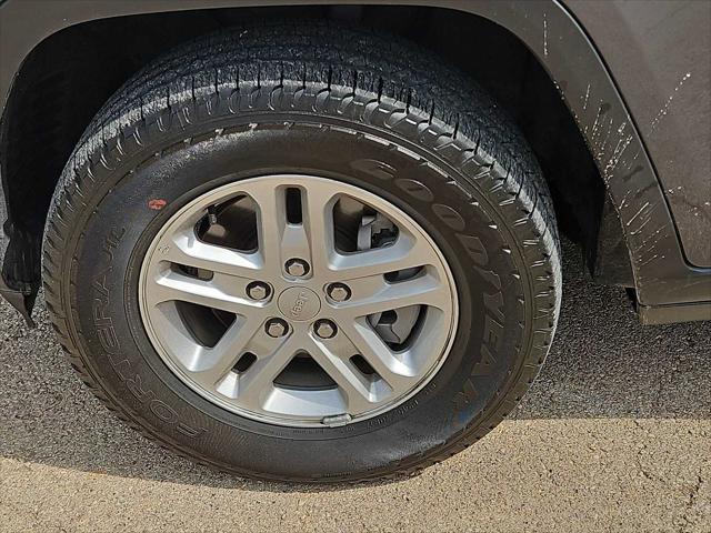used 2024 Jeep Grand Cherokee car, priced at $34,449