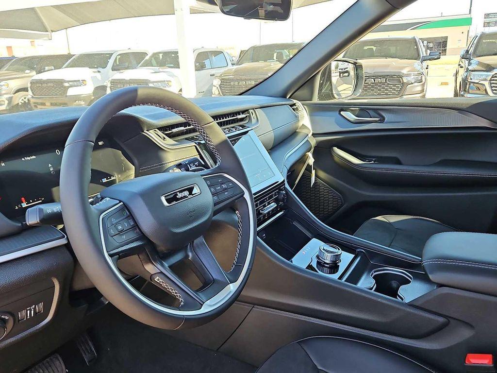 new 2025 Jeep Grand Cherokee L car, priced at $44,230