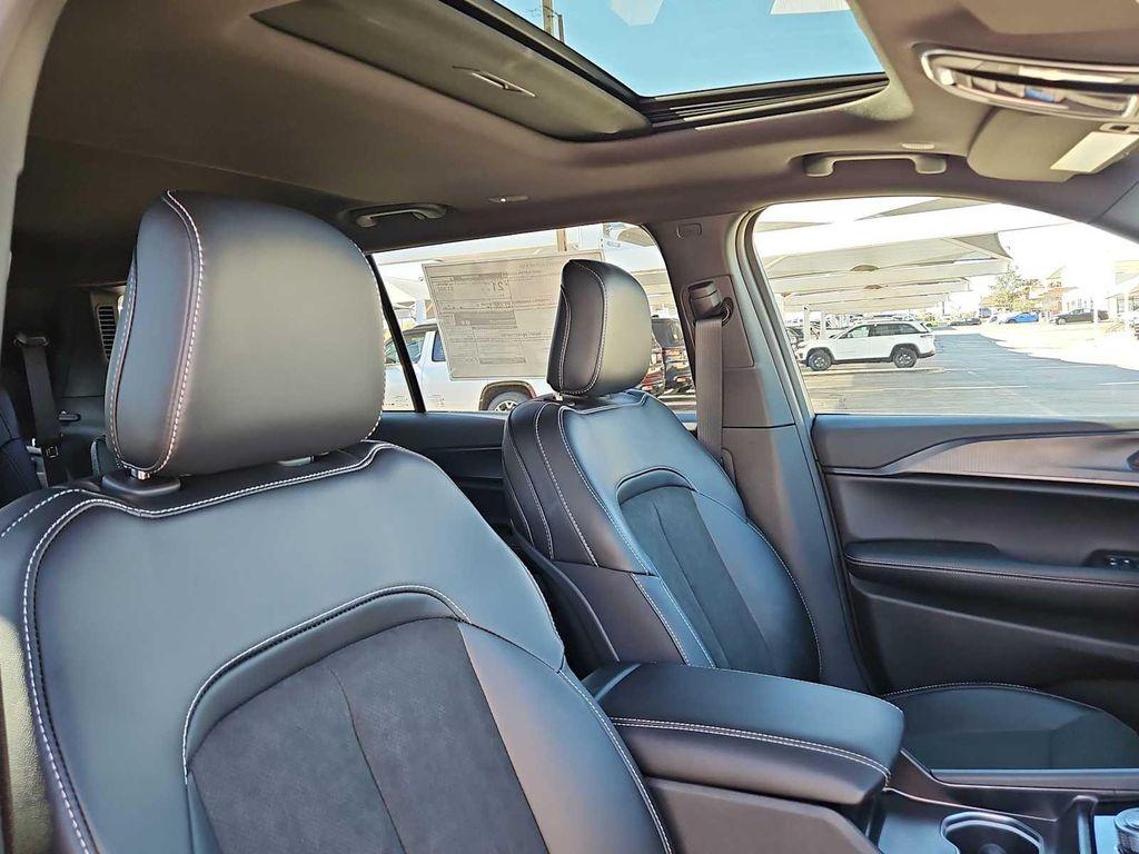 new 2025 Jeep Grand Cherokee L car, priced at $44,230