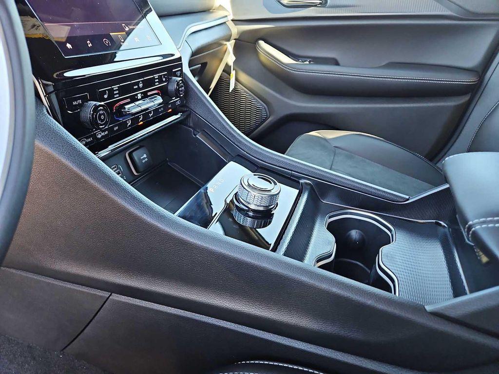 new 2025 Jeep Grand Cherokee L car, priced at $44,230