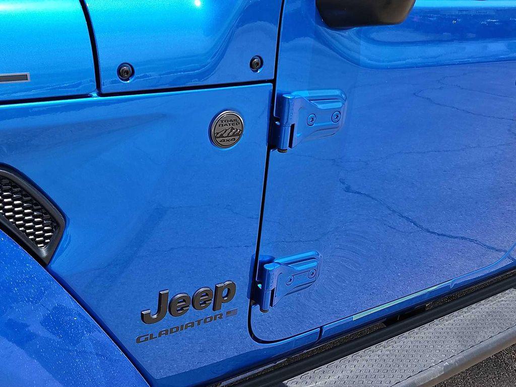new 2025 Jeep Gladiator car, priced at $49,550