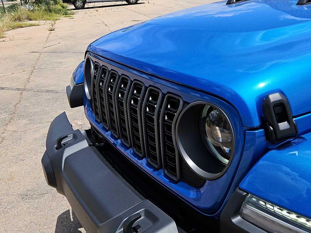 new 2025 Jeep Gladiator car, priced at $49,550