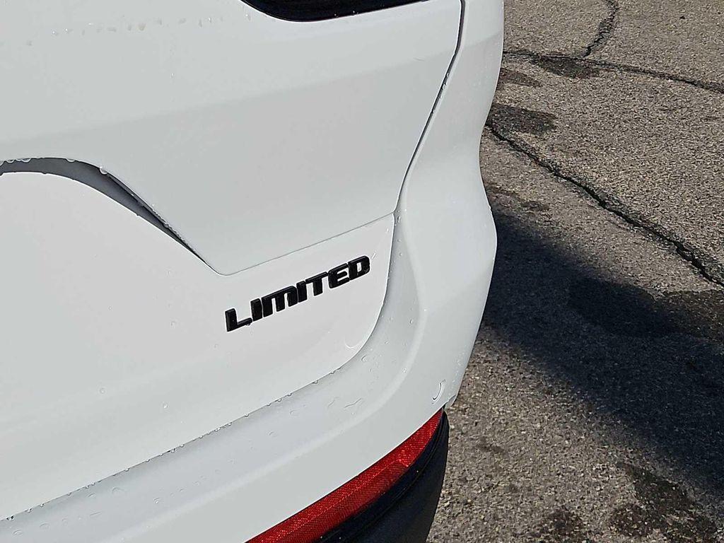 new 2025 Jeep Grand Cherokee car, priced at $45,315