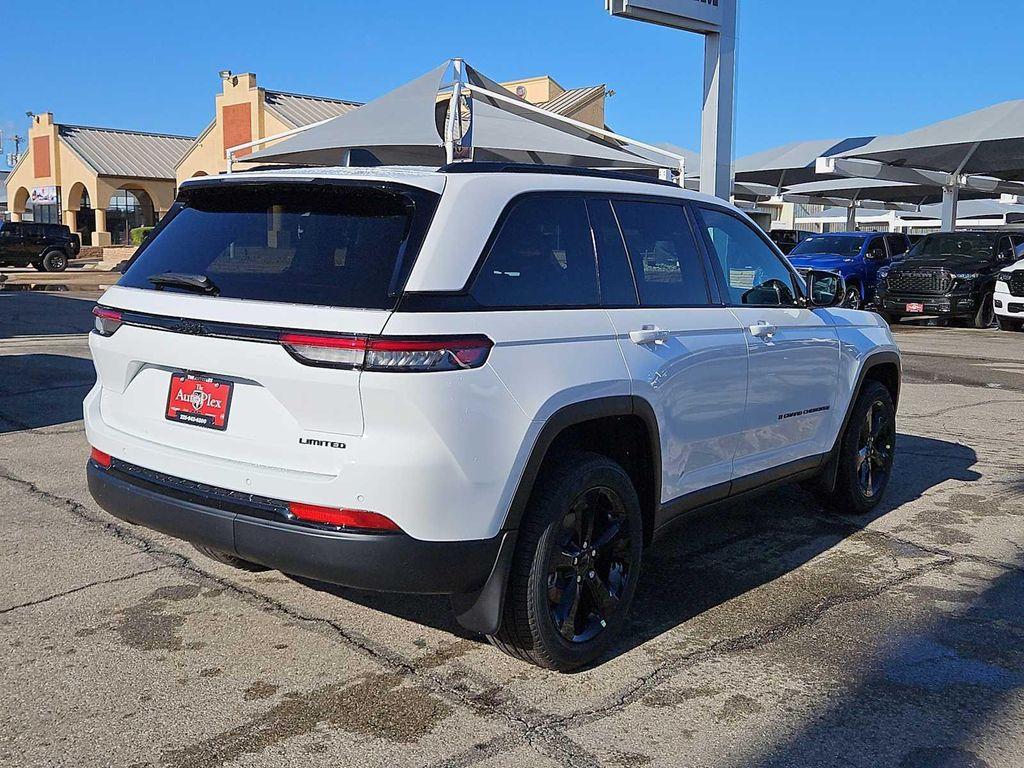 new 2025 Jeep Grand Cherokee car, priced at $45,315