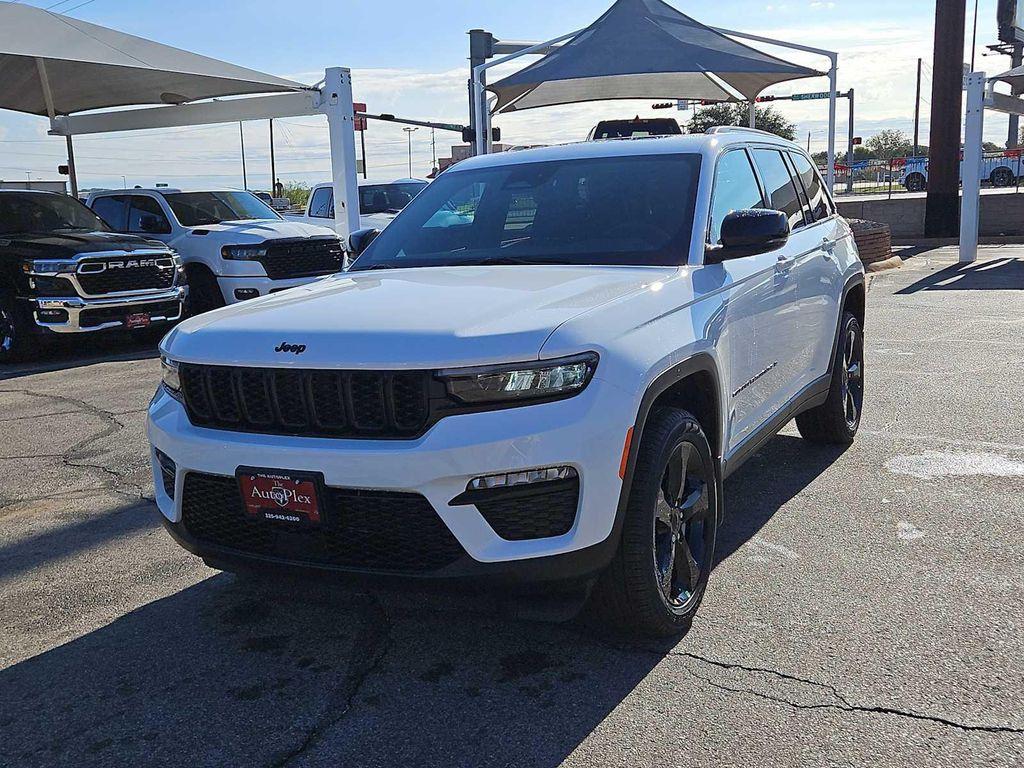 new 2025 Jeep Grand Cherokee car, priced at $45,315