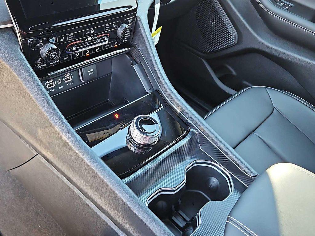 new 2025 Jeep Grand Cherokee car, priced at $45,315