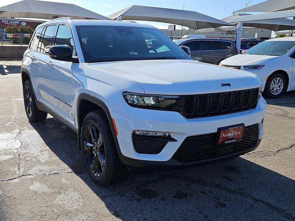 new 2025 Jeep Grand Cherokee car, priced at $45,315