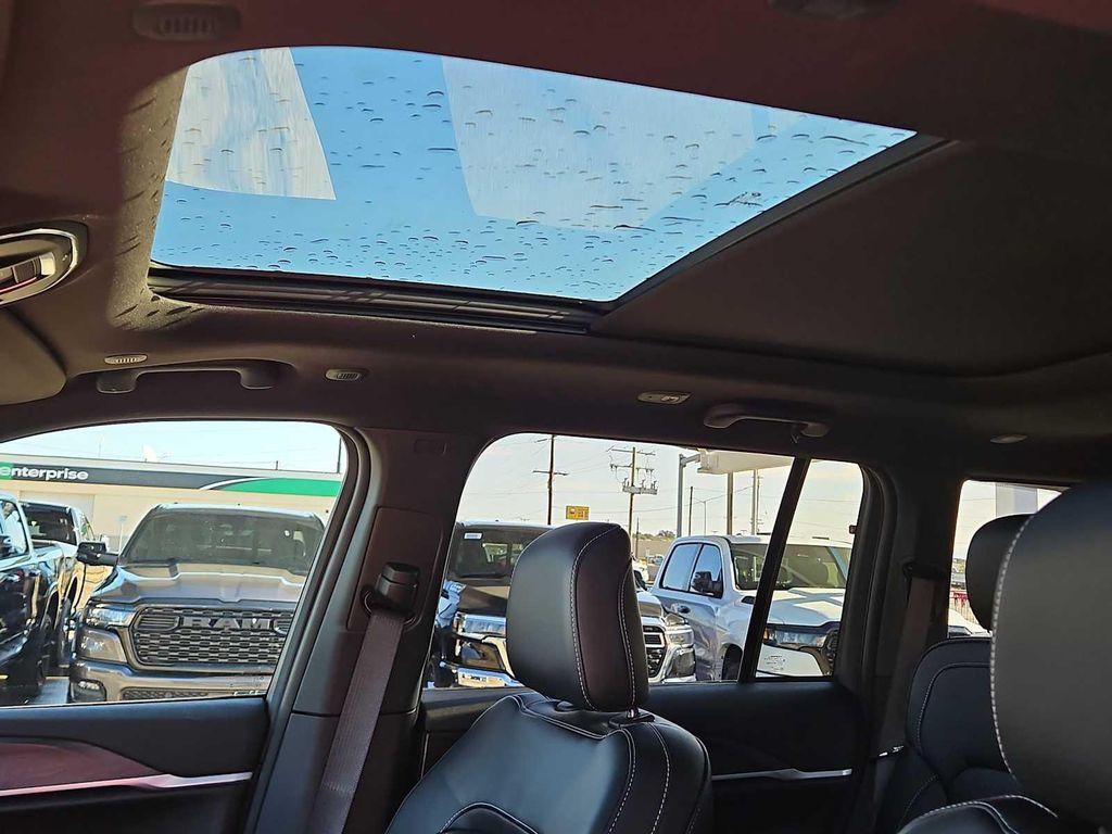 new 2025 Jeep Grand Cherokee car, priced at $45,315