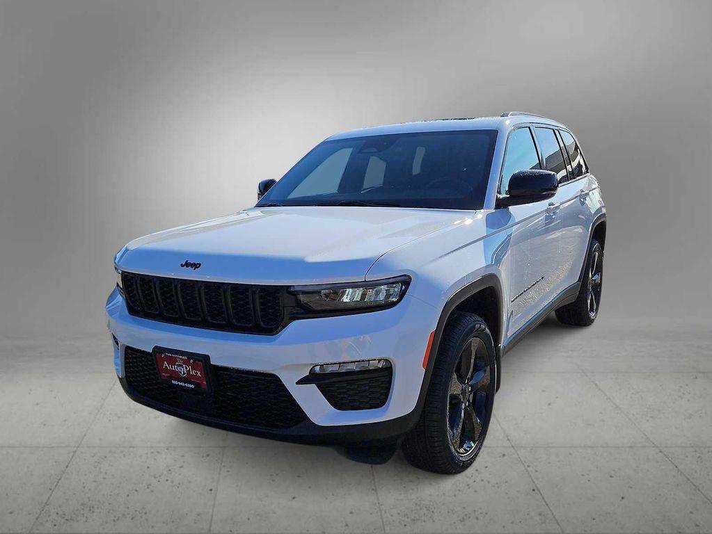 new 2025 Jeep Grand Cherokee car, priced at $45,315