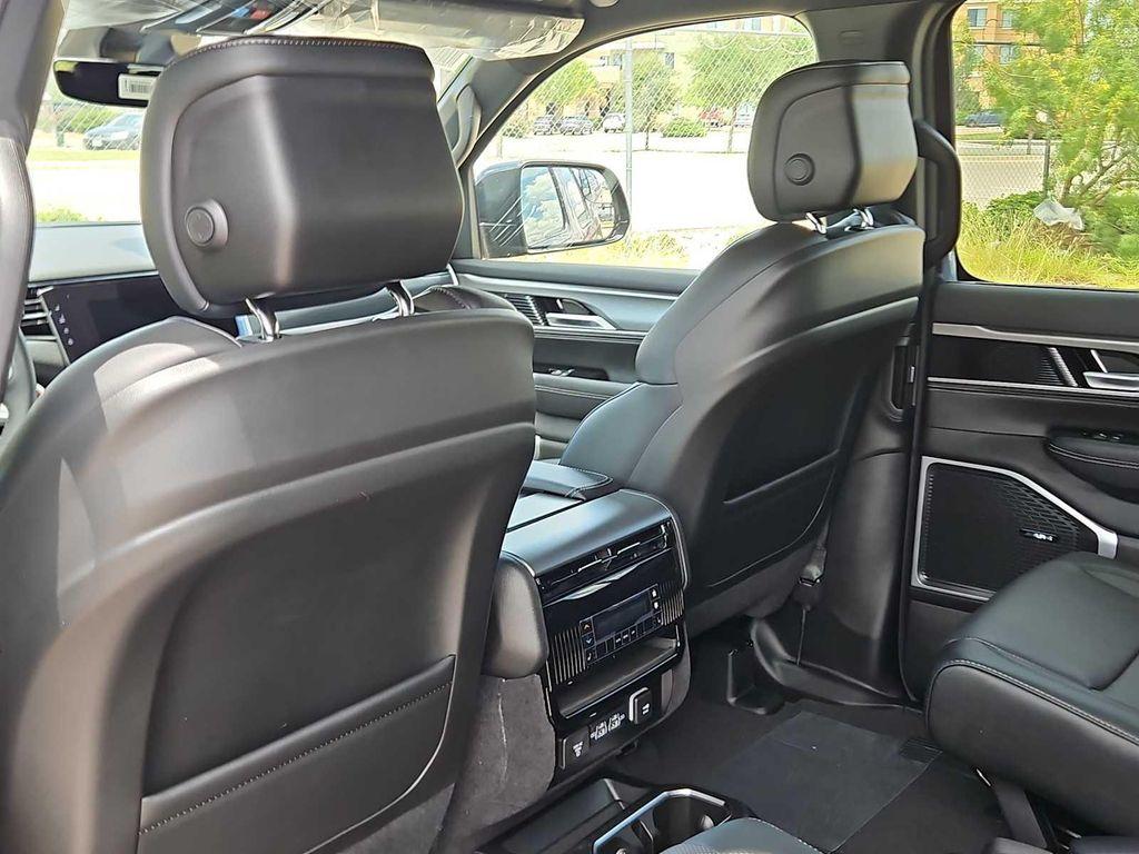 new 2025 Jeep Wagoneer L car, priced at $73,495