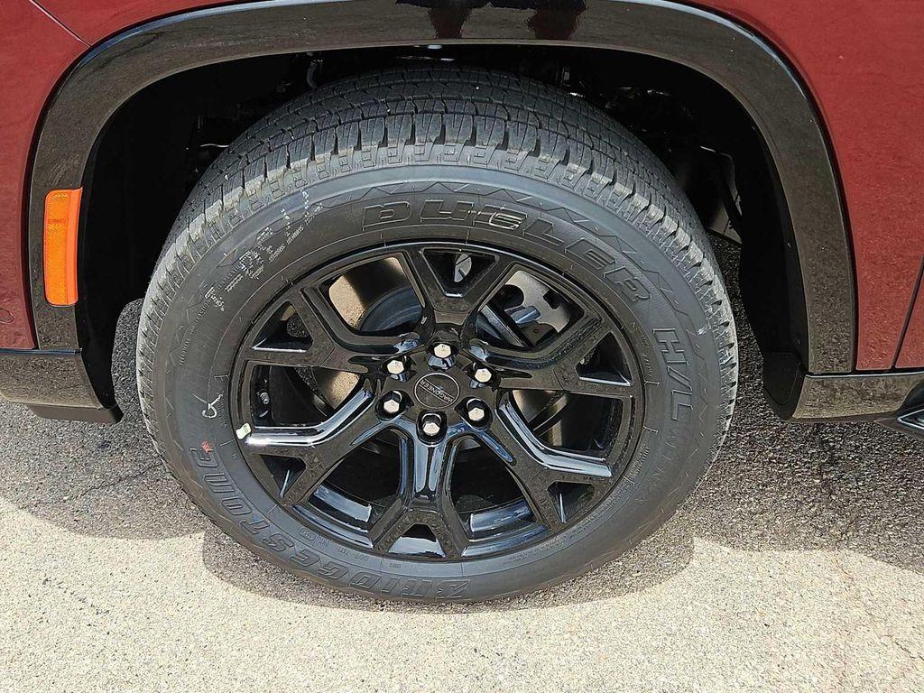 new 2025 Jeep Wagoneer L car, priced at $73,495