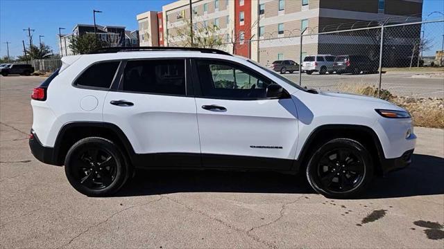 used 2016 Jeep Cherokee car, priced at $10,999