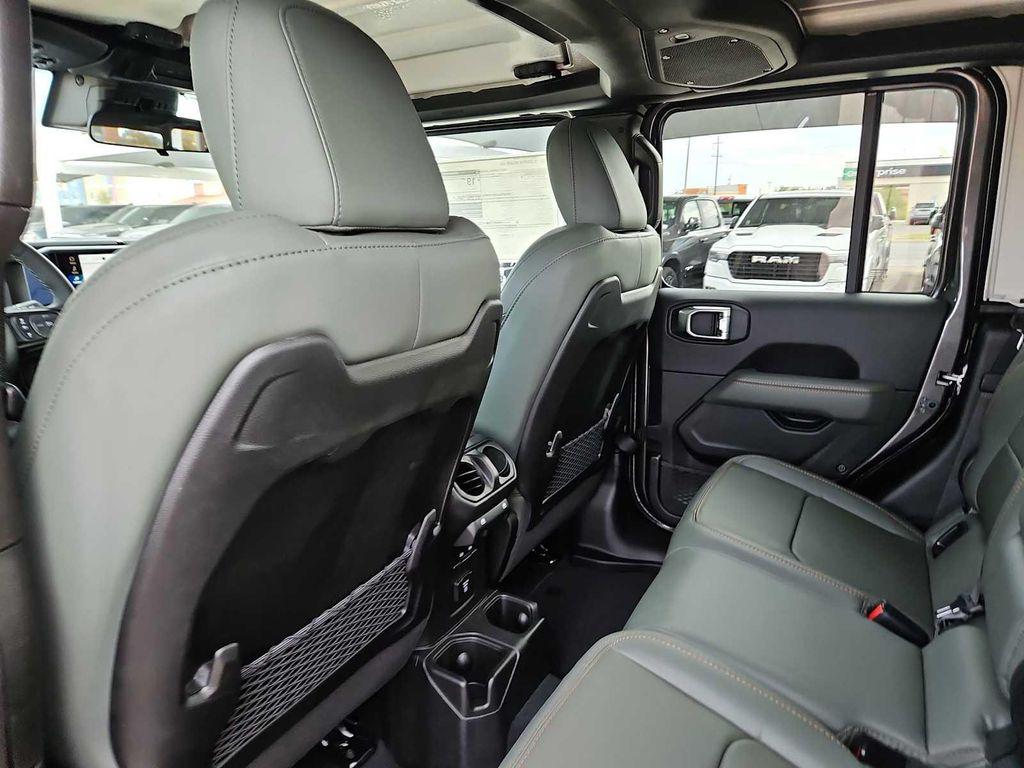 new 2025 Jeep Gladiator car, priced at $52,370