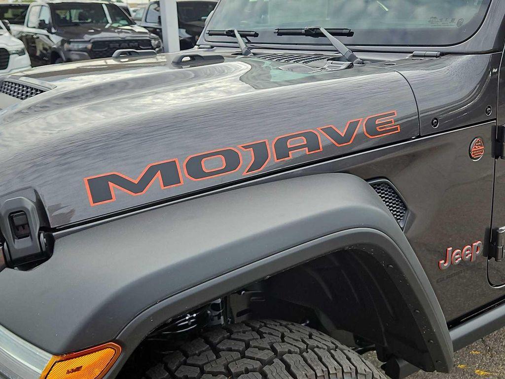 new 2025 Jeep Gladiator car, priced at $52,370