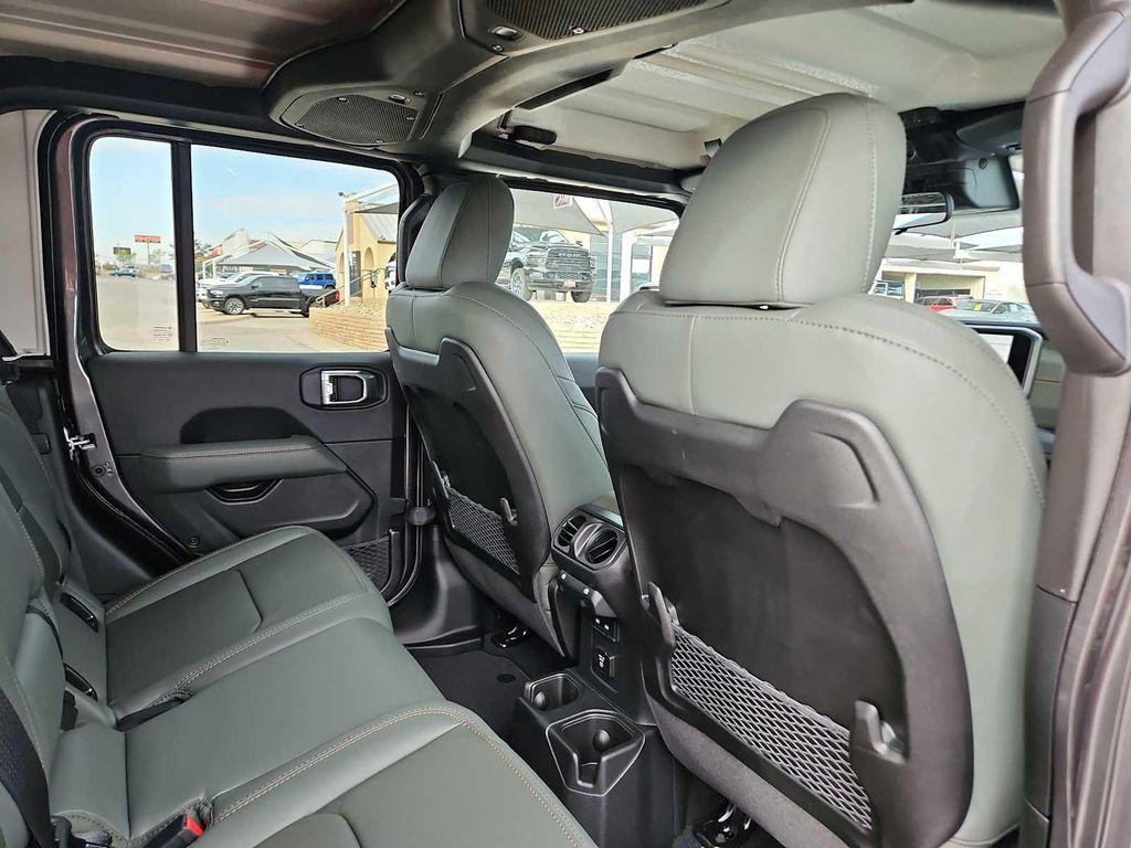 new 2025 Jeep Gladiator car, priced at $52,370