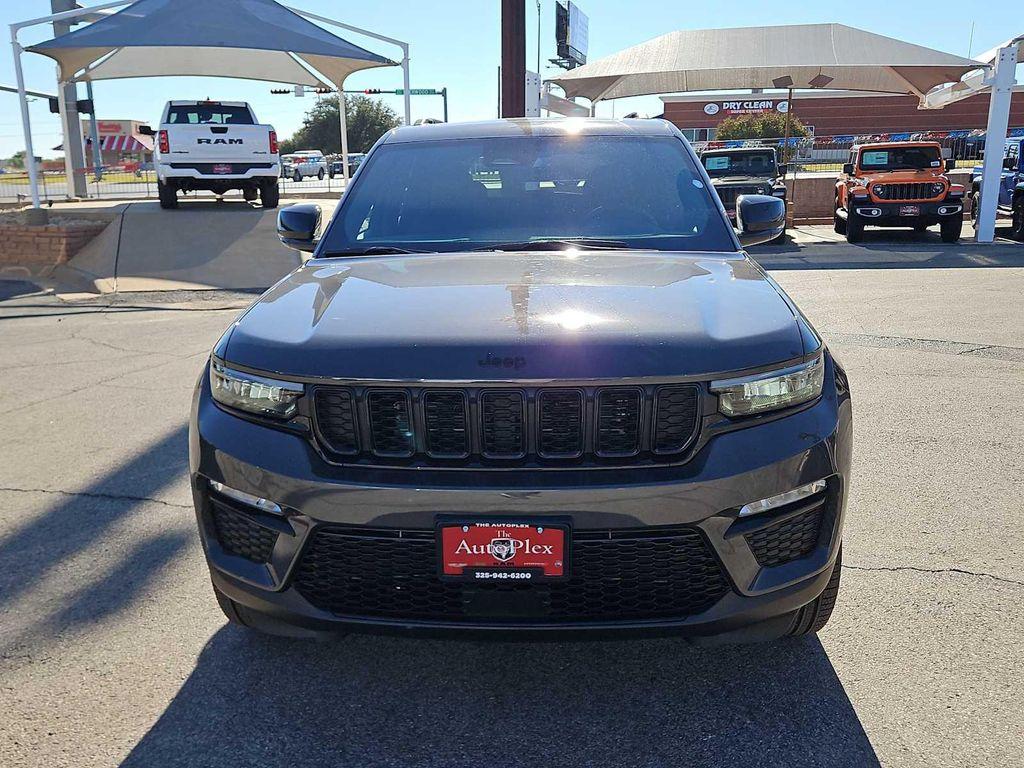 new 2025 Jeep Grand Cherokee car, priced at $45,910