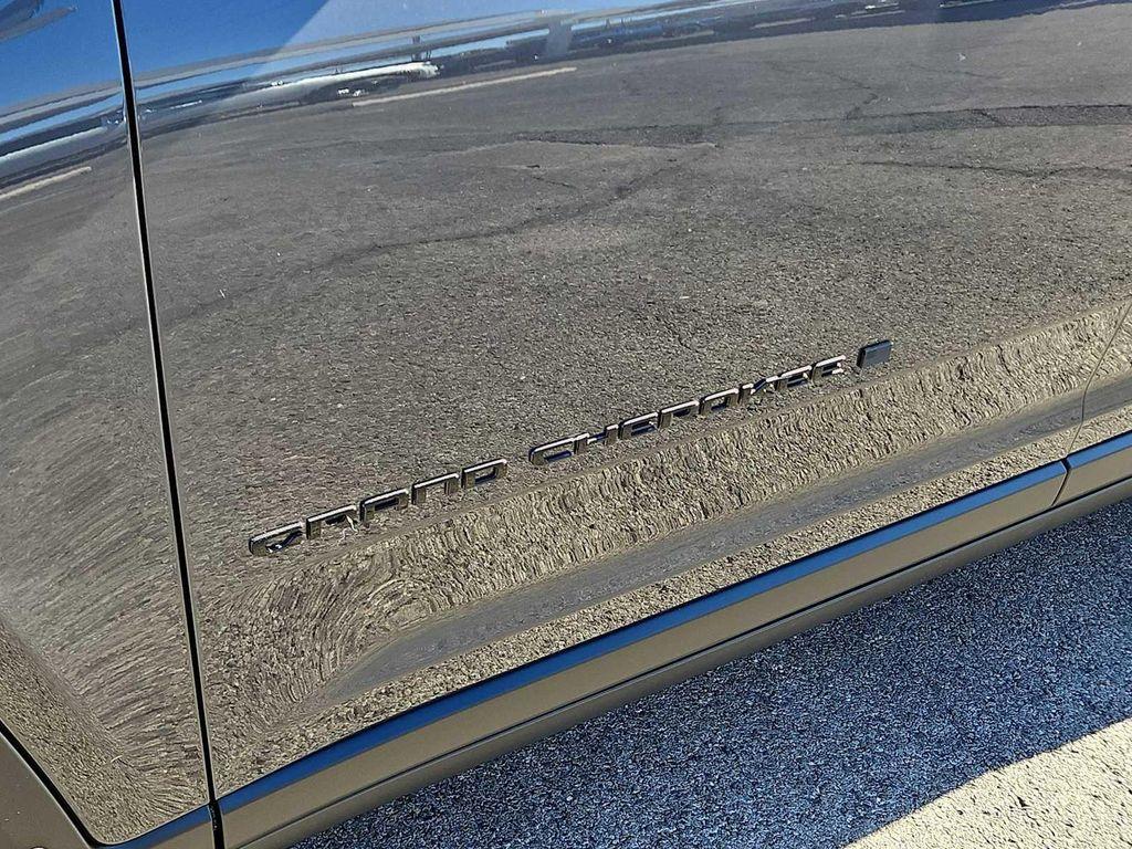 new 2025 Jeep Grand Cherokee car, priced at $45,910