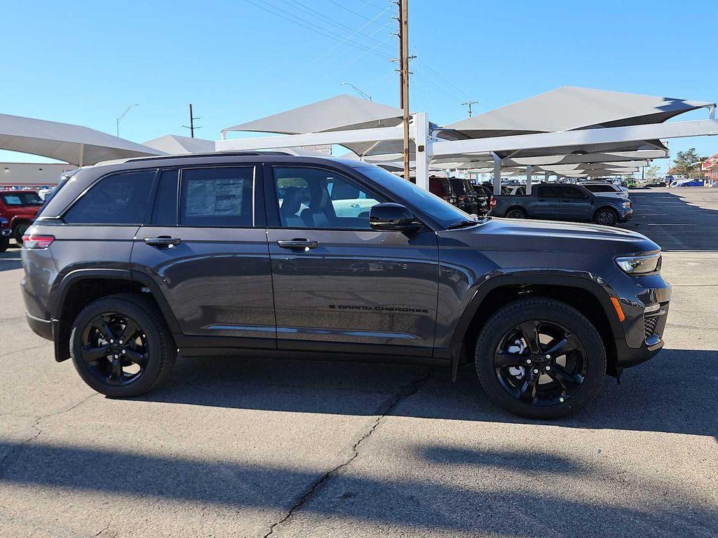 new 2025 Jeep Grand Cherokee car, priced at $45,910