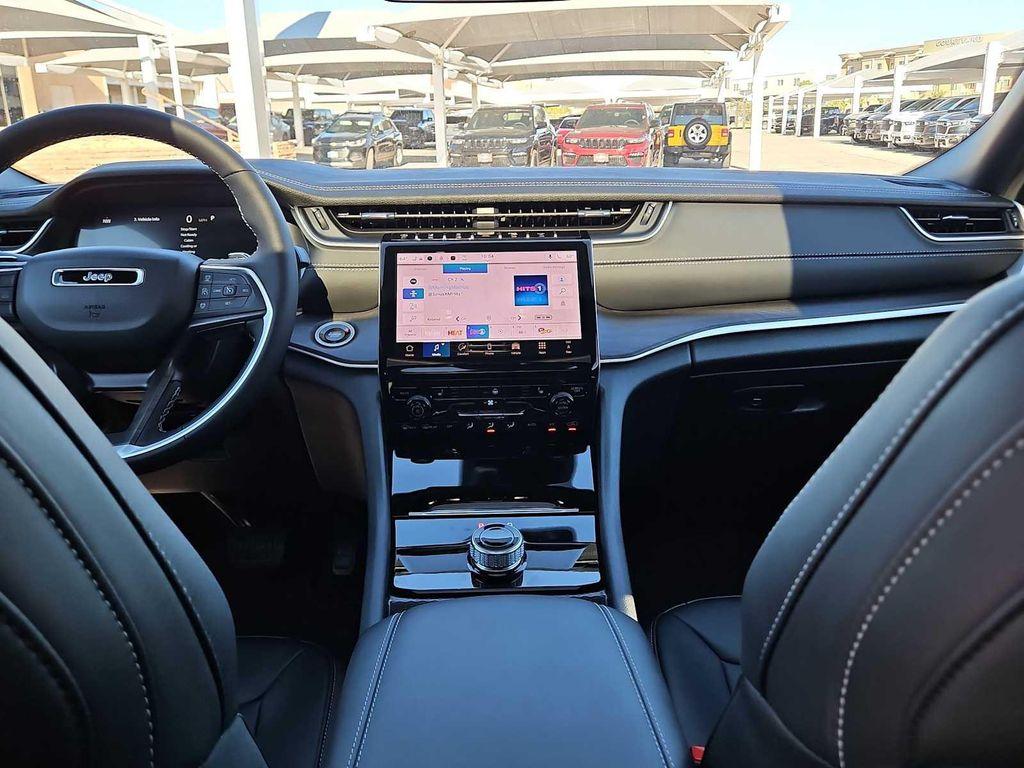 new 2025 Jeep Grand Cherokee car, priced at $45,910