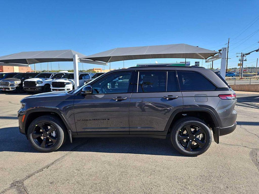 new 2025 Jeep Grand Cherokee car, priced at $45,910