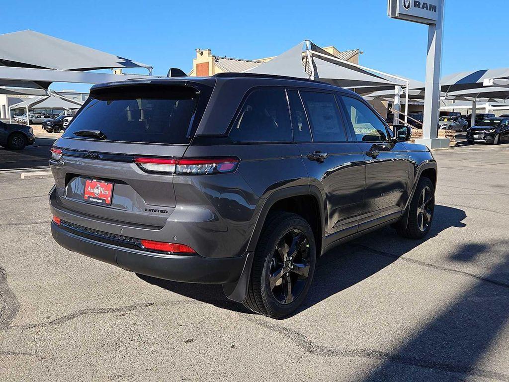 new 2025 Jeep Grand Cherokee car, priced at $45,910