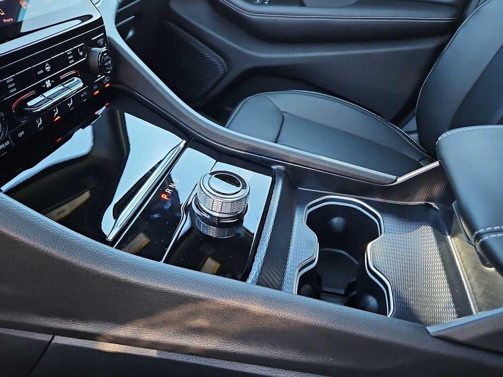 new 2025 Jeep Grand Cherokee car, priced at $45,910