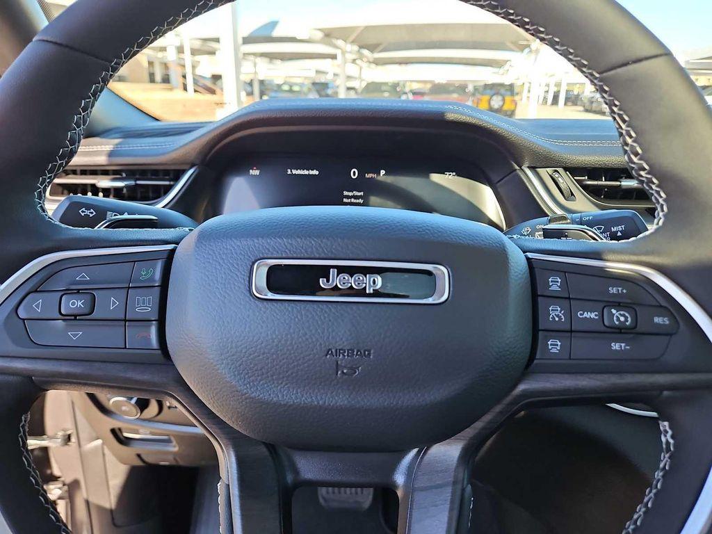 new 2025 Jeep Grand Cherokee car, priced at $45,910