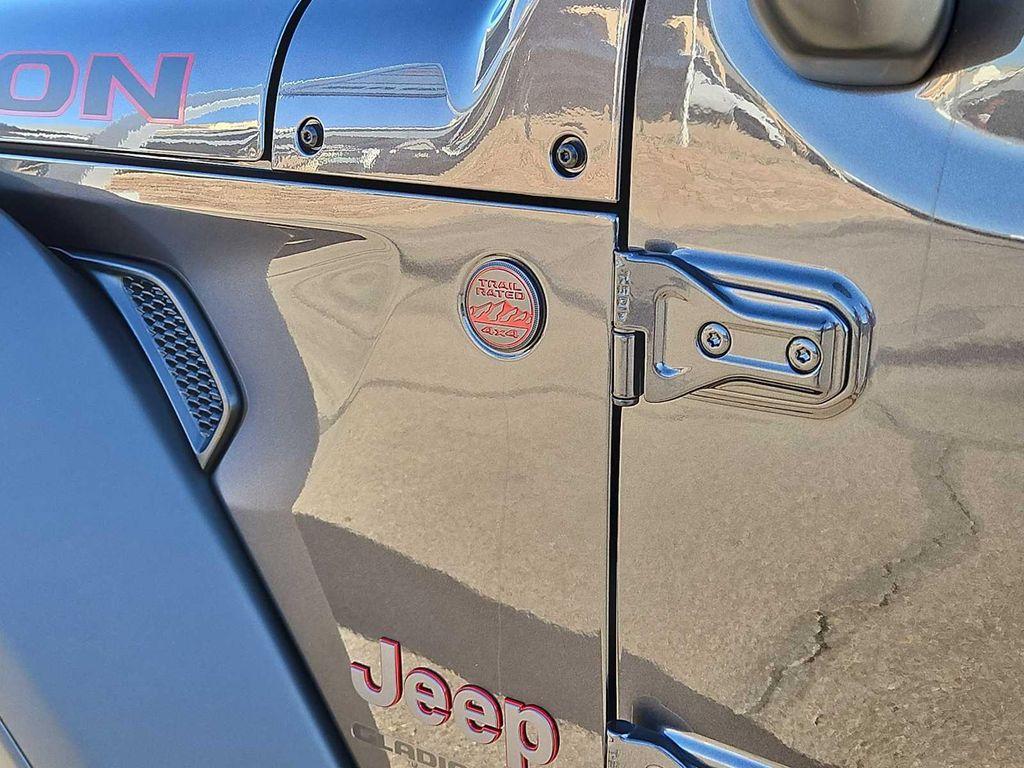 new 2025 Jeep Gladiator car, priced at $52,095