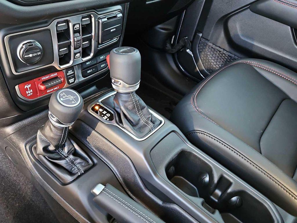 new 2025 Jeep Gladiator car, priced at $52,095